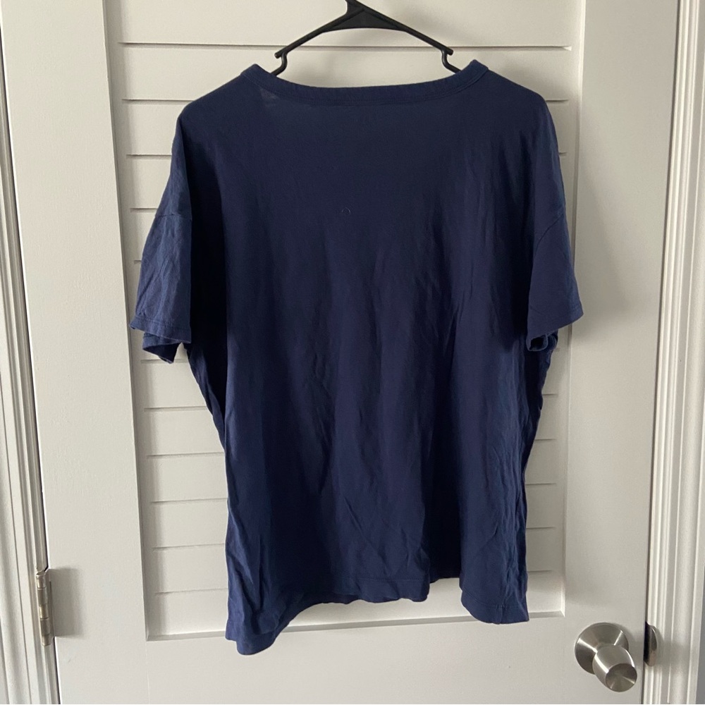 Old Navy Tshirt Size XL - Picture 6 of 7